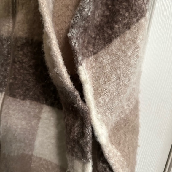 Time and Tru Women’s Plaid Zip Poncho with Hood Size S-M - Picture 7 of 8